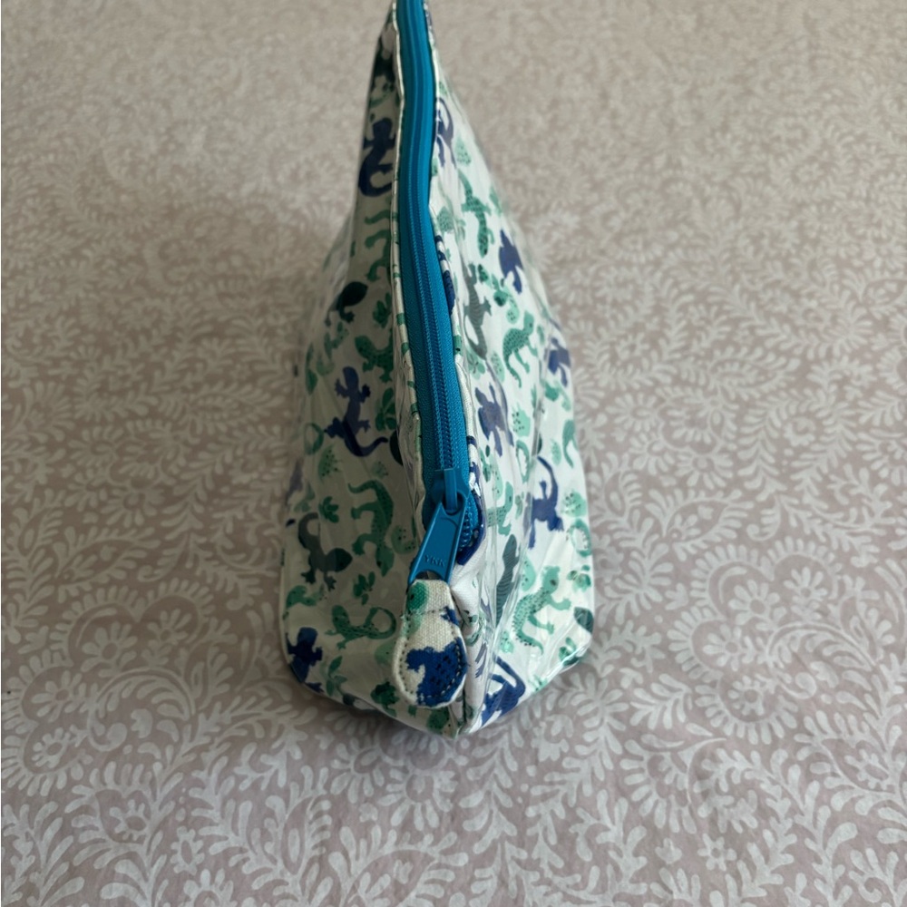 Roller Rabbit Lizard Toiletry Case - Picture 7 of 11